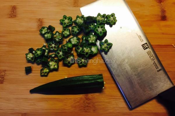 秋葵炒蛋的做法图解2