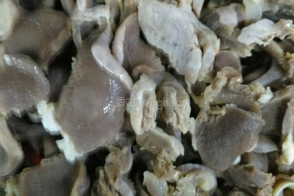 酸辣鸡杂的做法图解2