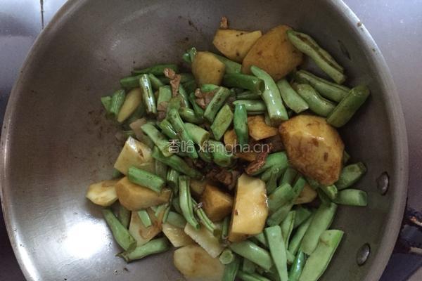 芸豆炖土豆的做法图解6