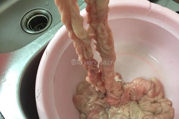 红烧猪大肠的做法图解1