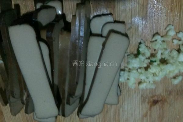 拌黄瓜鸡蛋干的做法图解3