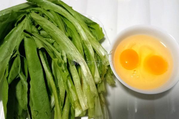 油麦菜炒鸡蛋的做法图解1