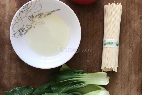 宝宝辅食－番茄面的做法图解1