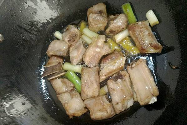 糖醋排骨的做法图解3
