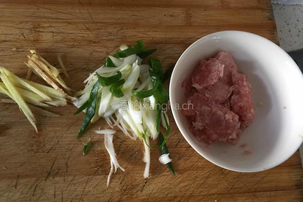 肉末炒粉丝的做法图解2