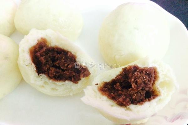 红豆包子