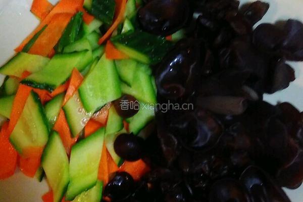 苜蓿哈尔滨红肠的做法图解3