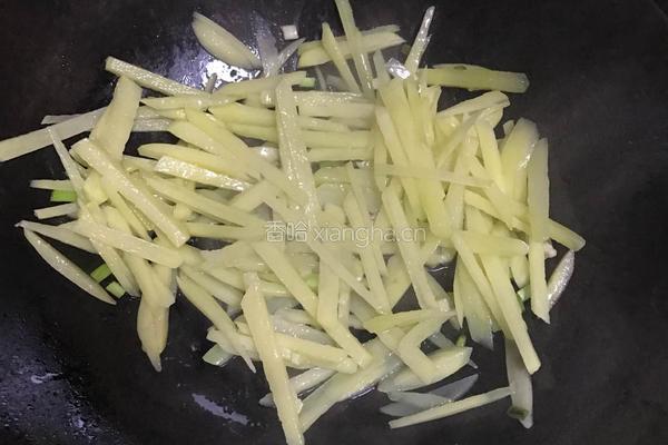 葱香土豆丝的做法图解4