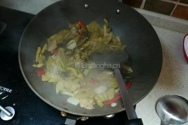酸菜粉丝鱼的做法图解4