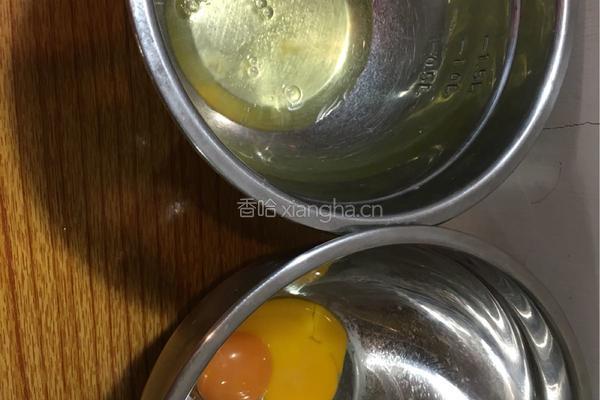 六寸草莓奶油蛋糕的做法图解2