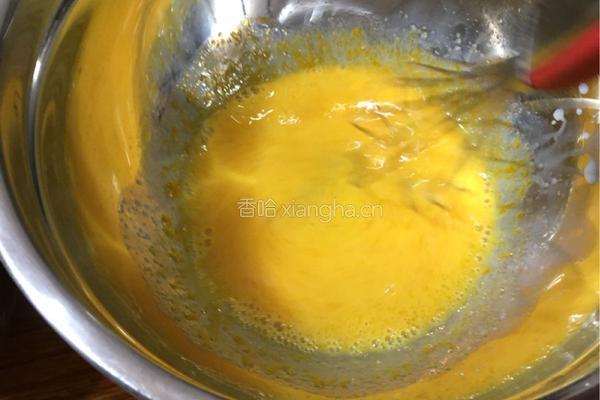 六寸草莓奶油蛋糕的做法图解3