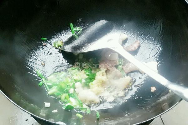 猪肉白菜炖粉条的做法图解4