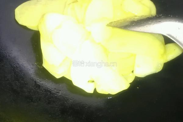 酱烧土豆片的做法图解4