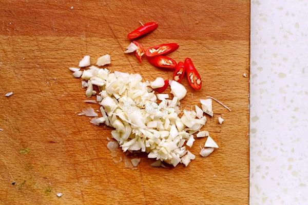 菠菜果仁拌金针菇的做法图解4