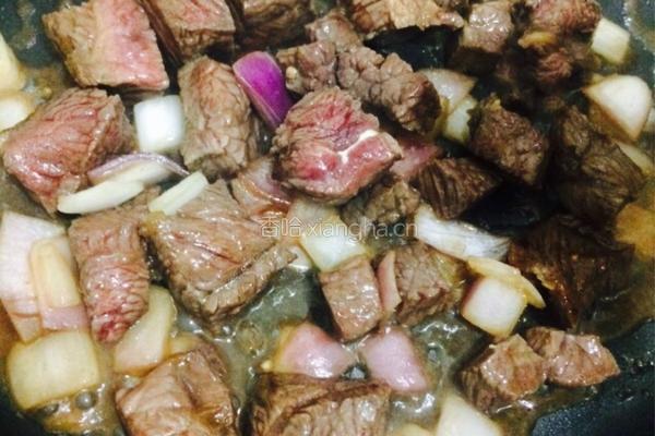 牛肉炒饭的做法图解2
