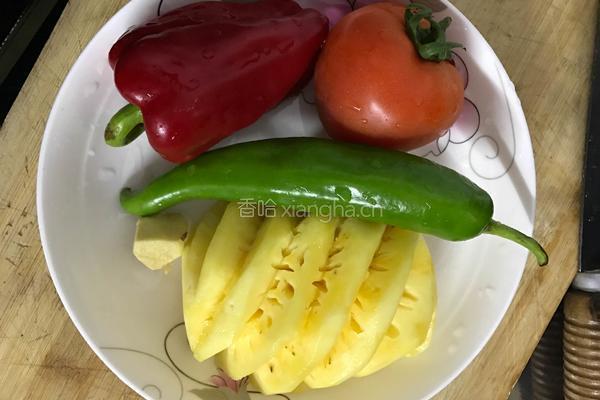 菠萝甜酸排骨的做法图解1