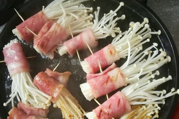 培根金针菇卷的做法图解3