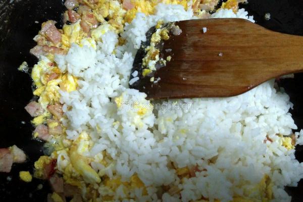 叉烧蛋炒饭的做法图解3