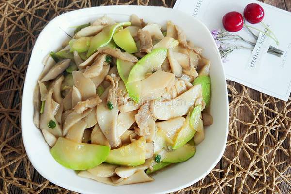 杏鲍菇角瓜炒肉的做法图解13