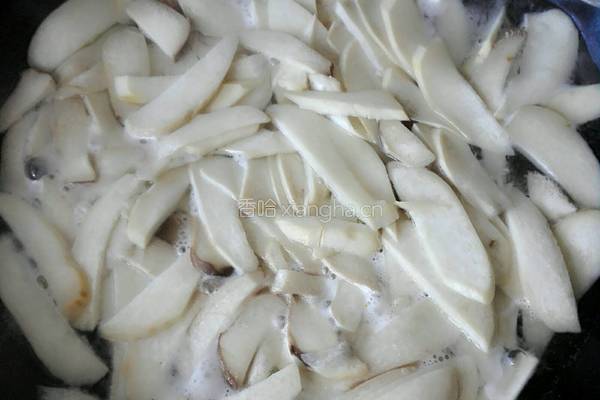 杏鲍菇角瓜炒肉的做法图解5