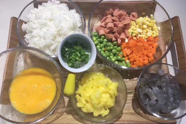 菠萝炒饭的做法图解3