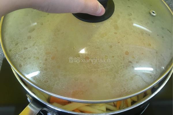 土豆炒胡萝卜的做法图解7