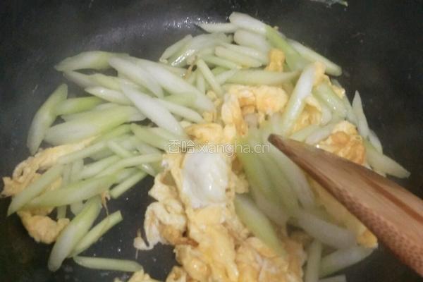 油菜心炒蛋的做法图解5