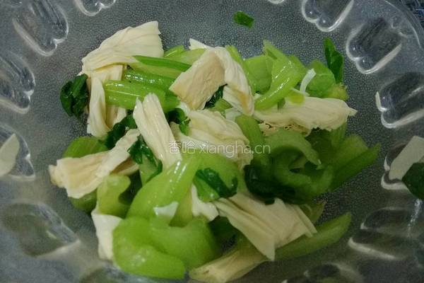 腐竹拌芹菜的做法图解7