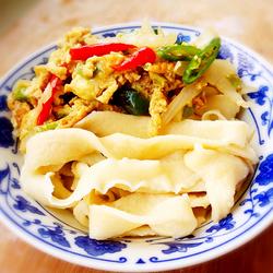 鸡蛋洋葱素烩面的做法[图]