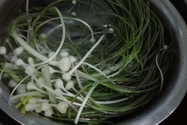 发面野葱馅饼的做法图解1
