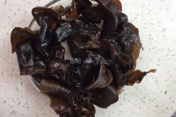 肉炒腐竹木耳的做法图解2
