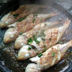 电饼铛煎鱼的做法[图]