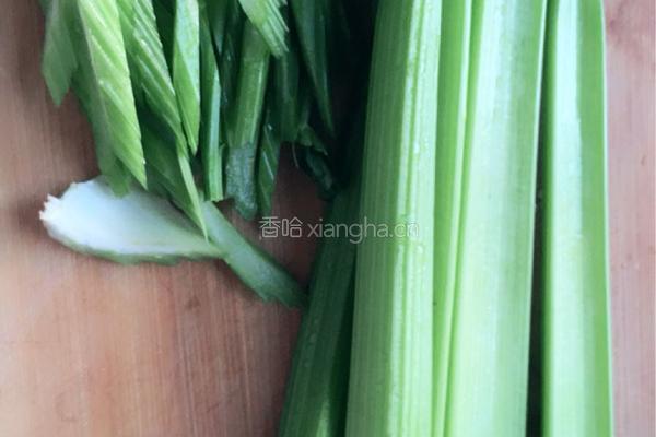 西芹飘香的做法图解2
