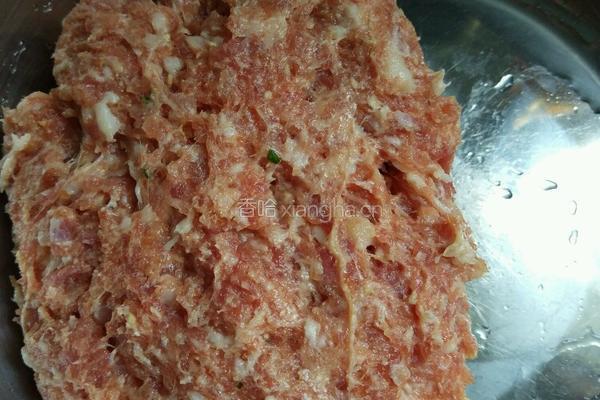 韭菜肉馅饺子的做法图解1