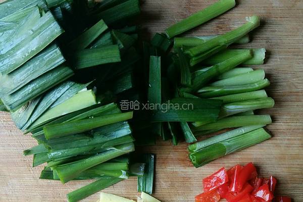 韭菜炒黄豆芽的做法图解3