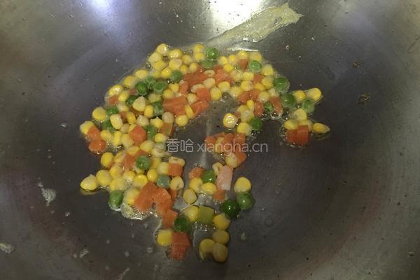 虾仁彩蔬焗饭的做法图解4
