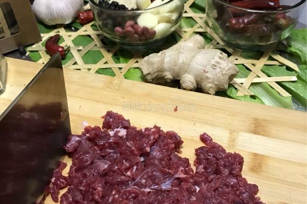 标标秘制老干妈牛肉酱的做法图解2