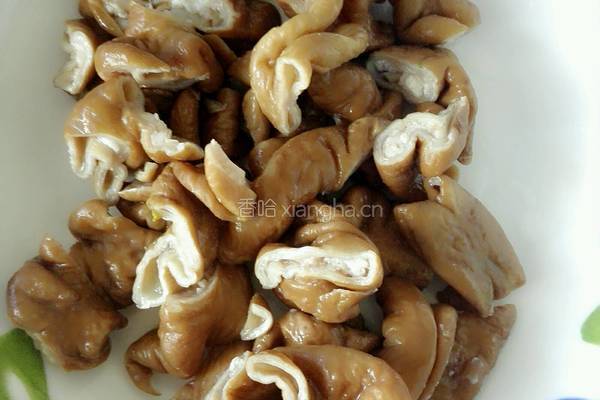 芹菜爆炒肥肠的做法图解2