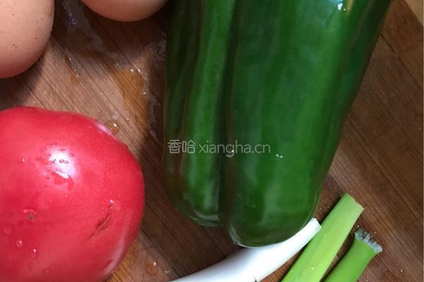 西红柿疙瘩汤的做法图解1
