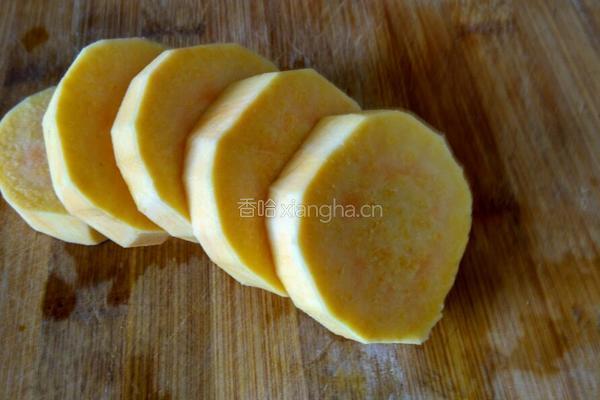红薯饼的做法图解1