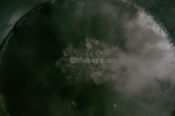 蜂蜜草莓罐头的做法图解3