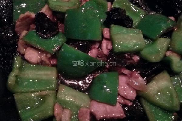 青椒炒肉的做法图解6