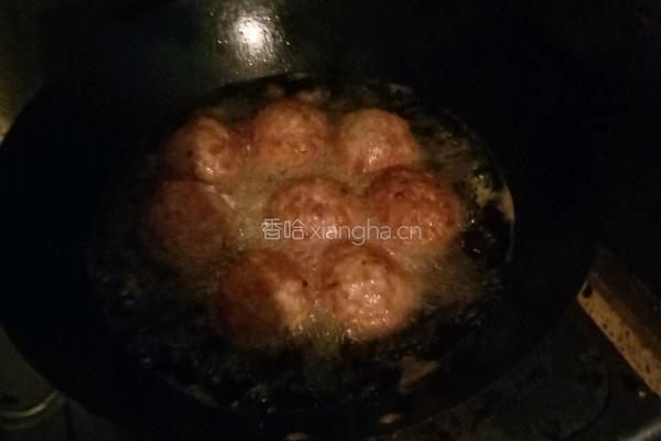 红烧狮子头的做法图解1