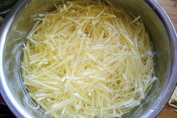 土豆丝鸡蛋饼的做法图解3