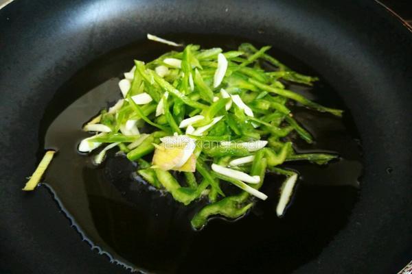 青椒土豆丝的做法图解8