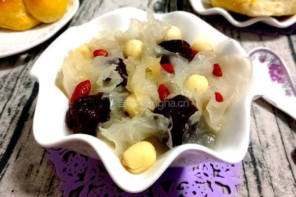 红枣银耳莲子羹的做法图解10