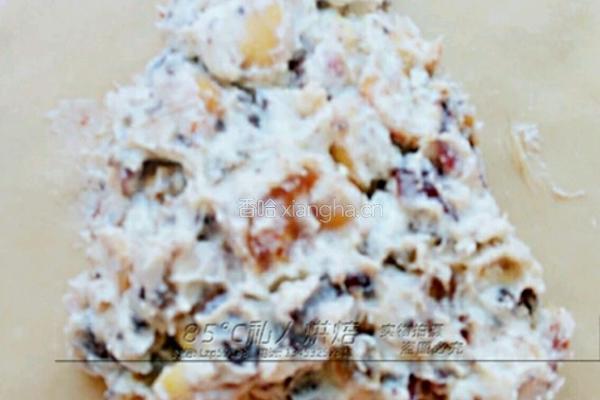 帝泊洱茶蔓越莓花生乳酪软欧的做法图解4