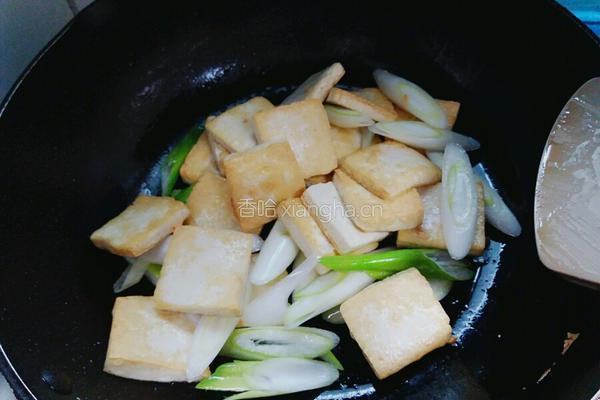 大葱烧豆腐的做法图解7
