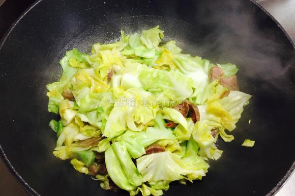 腊肉炒卷心菜的做法图解6