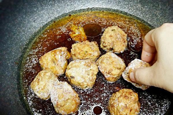 红烧糯米肉圆的做法图解6